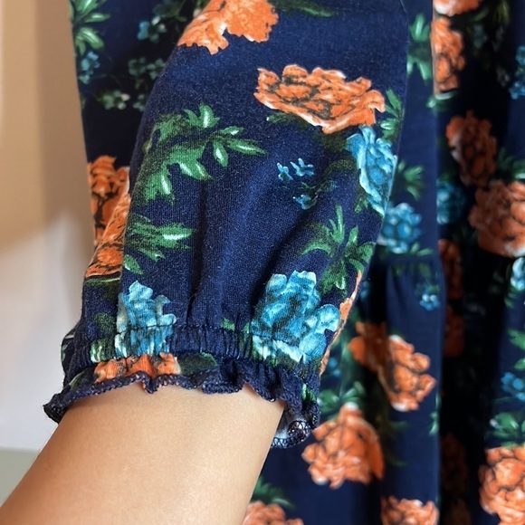 Entro floral blouse size large - Picture 3 of 7